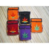 Sac brodé pour passeport