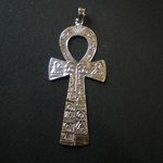 Pendentif croix égyptienne gravée