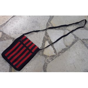 Sac passeport weaving rouge et noir