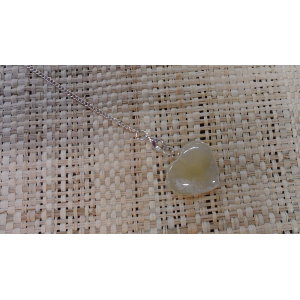 Pendule coeur agate jaune