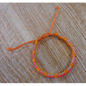 Bracelet  fin en cuir et fil orange