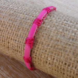 Bracelet  fin en cuir et fil rose