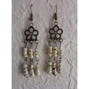 Pendants d'oreilles perles et fleur vanille