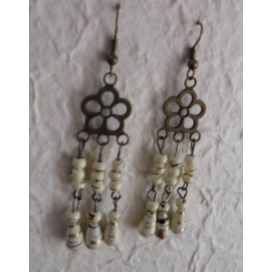 Pendants d'oreilles perles et fleur vanille