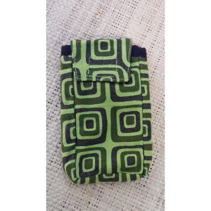 Housse smartphone motif carrés vert 