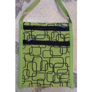 Sac passeport motif géo vert