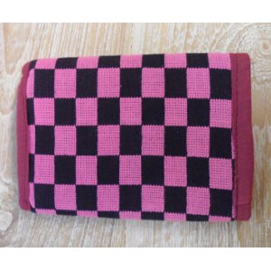 Portefeuille damier noir rose