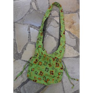 Sac fourre tout  vert à fleurs