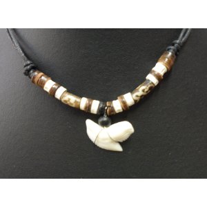 Collier dent de requin Mawi