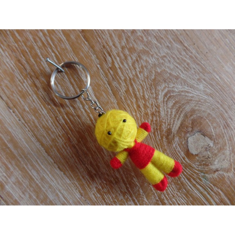 Porte-clés poupée jaune/rouge
