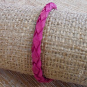 Bracelet rond cuir tressé rose