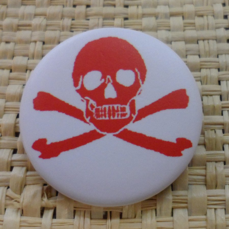 Badge tête de mort  rouge