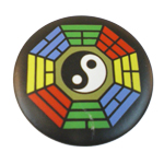 Badge Yin Yang M hexagone multicolore
