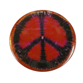 Badge Peace and Love Noir sur fond rouge