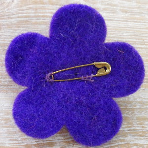 Broche fieltro prune