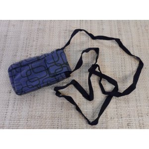 Pochette smartphone motif géo gris