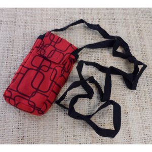 Pochette portable motif géo rouge