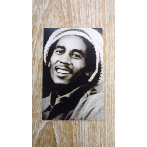 Aimant Bob Marley avec un chapeau