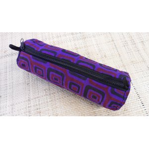Trousse motif carré violet