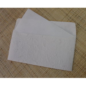 Papier à lettre et 10 enveloppes longues écru