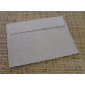 Papier à lettre et 10 enveloppes écru