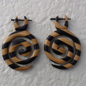 Boucles d'oreilles spirale en bois