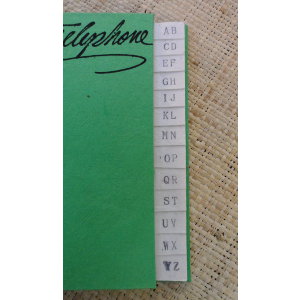 Petit carnet téléphonique vert