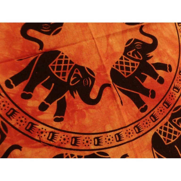 Petite tenture orange le défilé des éléphants noirs
