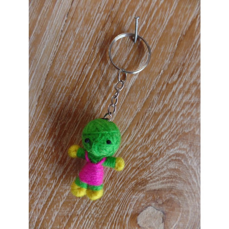 Petit porte-clés poupée verte