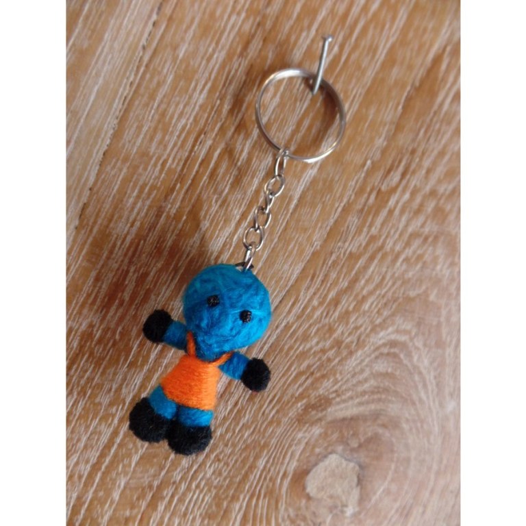 Petit porte-clés poupée bleue