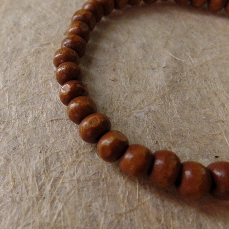 Bracelet élastique perles en bois marron