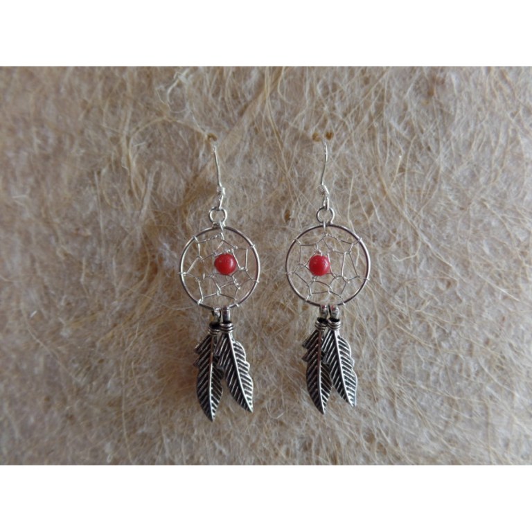 Petites boucles d'oreilles dreamcatcher perle rouge