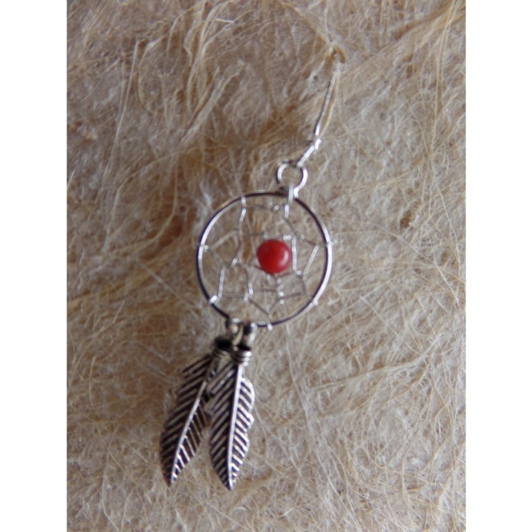 Petites boucles d'oreilles dreamcatcher perle rouge