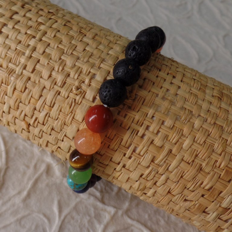 Bracelet mala 7 chakras et pierres de lave