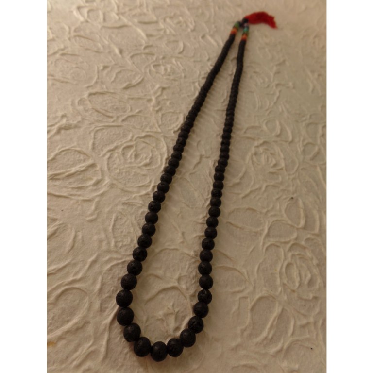 Collier harmonie 7 chakras pompon rouge