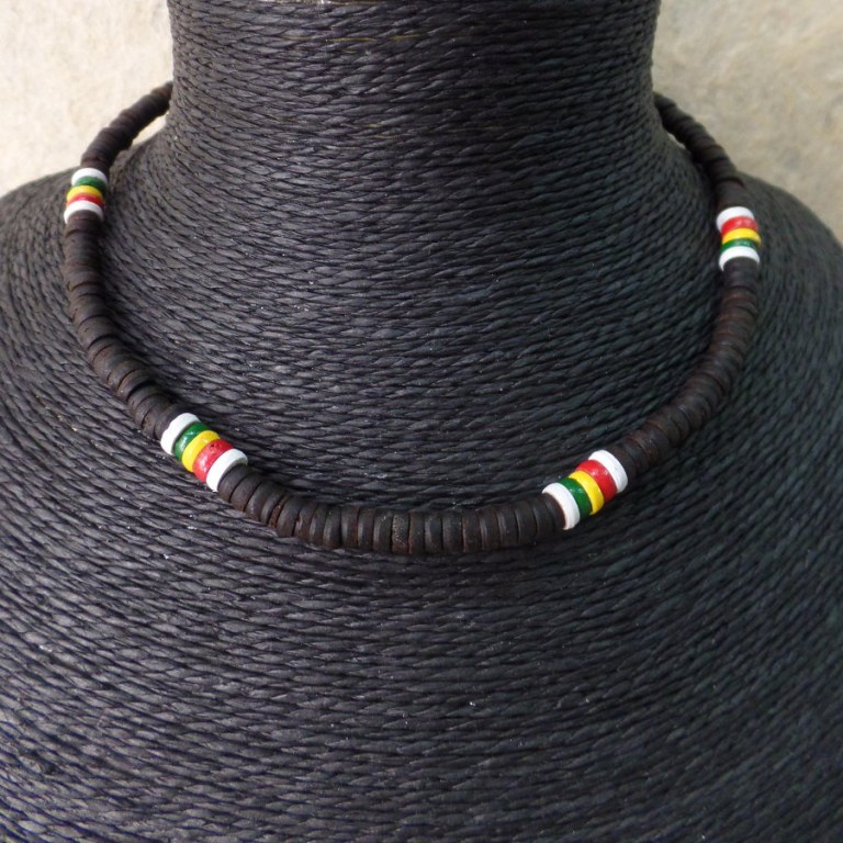 Collier surfeur rasta noir