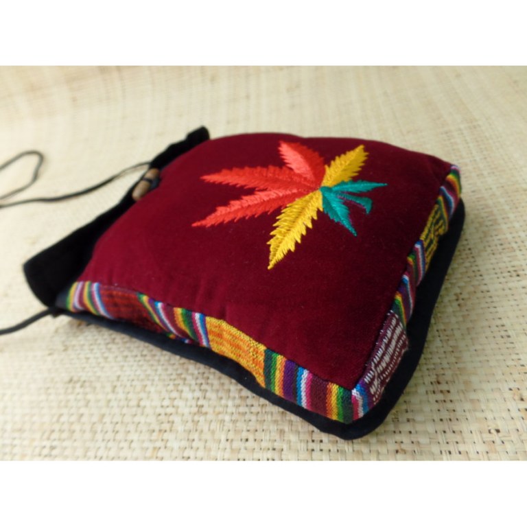 Sac velours bordeaux ghéri brodé feuille rasta