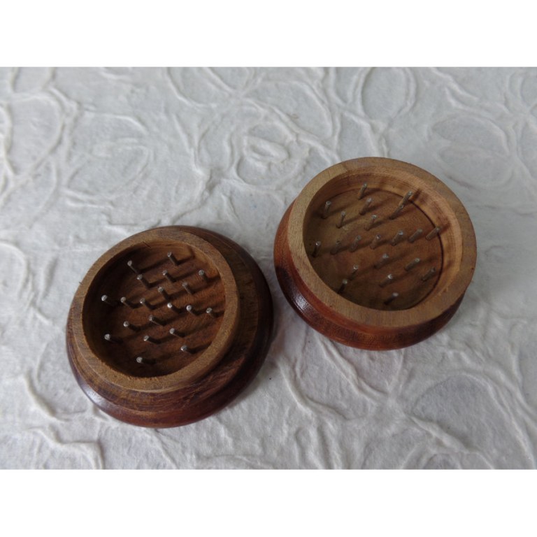 Grinder rond bois veiné foncé