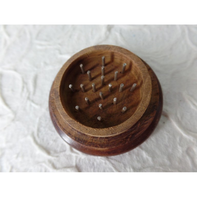 Grinder rond bois veiné foncé