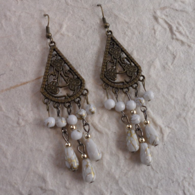 Boucles d'oreilles Boussaba blanches