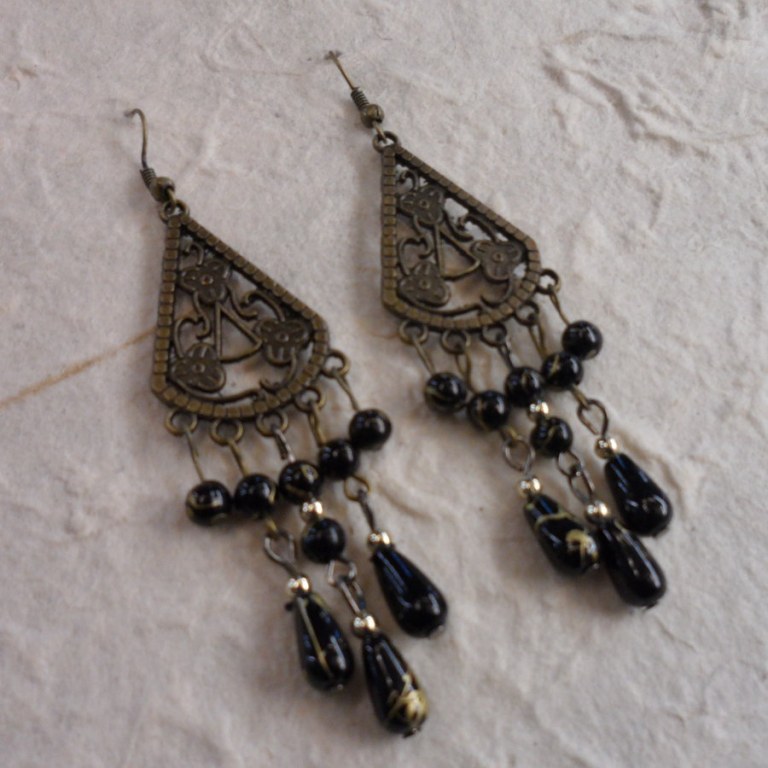 Boucles d'oreilles Boussaba noires