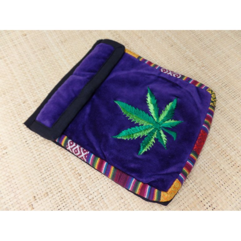 Sac velours violet ghéri brodé feuille verte bicolore