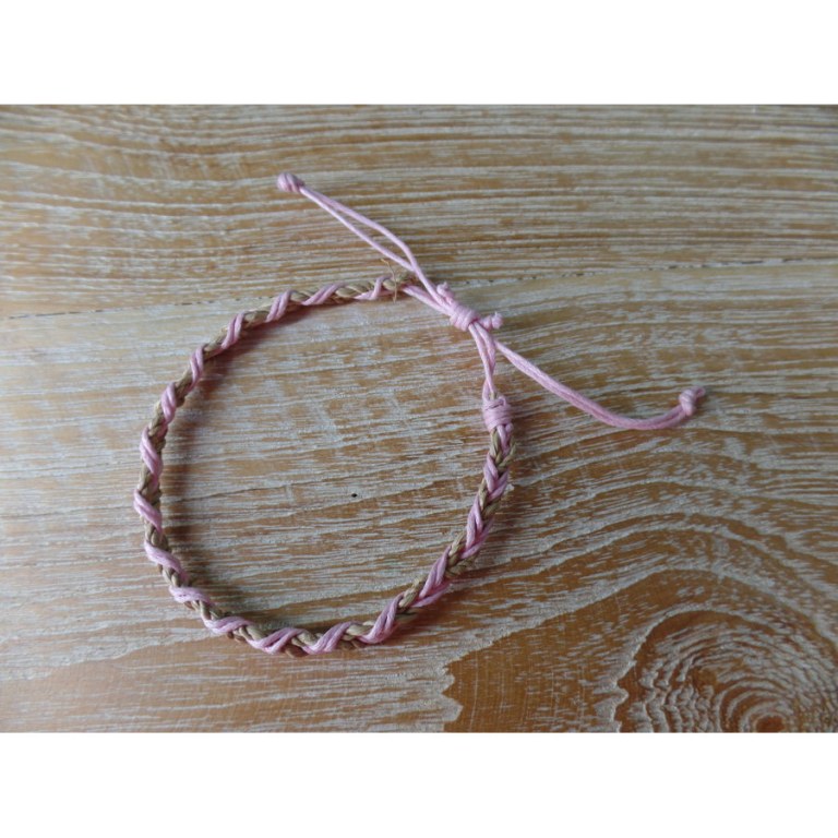 Bracelet natté ficelle rose pâle