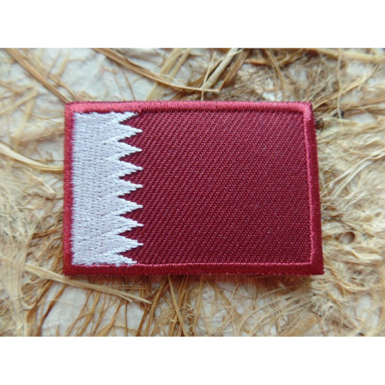 Ecusson drapeau Qatar