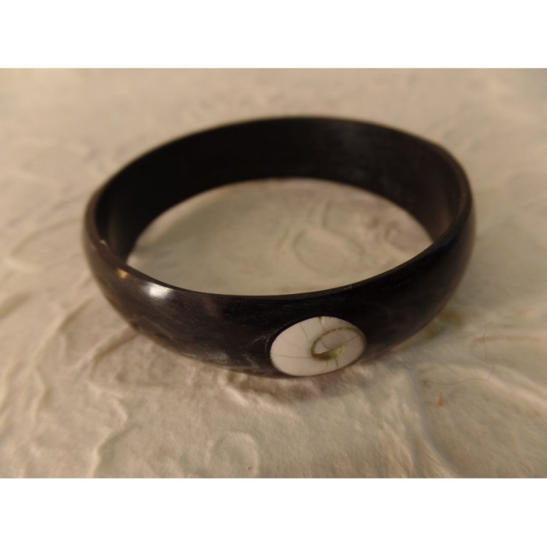 Bracelet noir oeil de Sainte Lucie