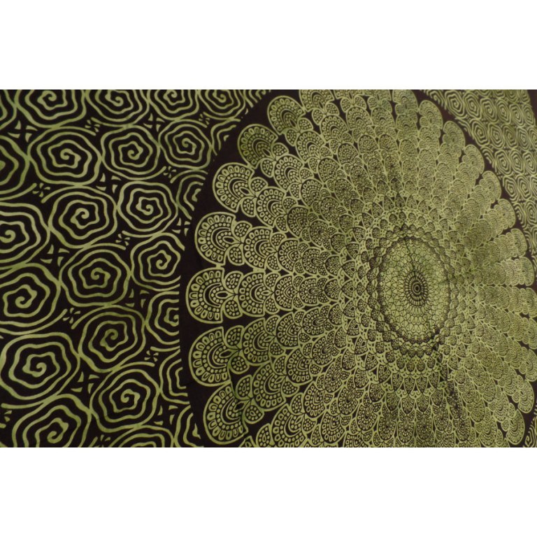 Petite tenture rosace et spires vertes