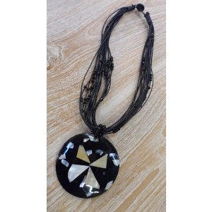 Collier rond fleur de nacre