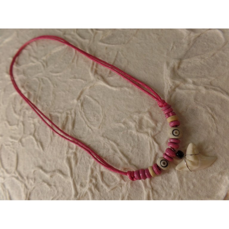 Collier rose Taapuna dent de requin blanc 