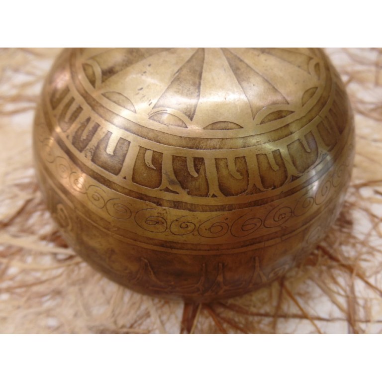 Bol chantant gravé fleur