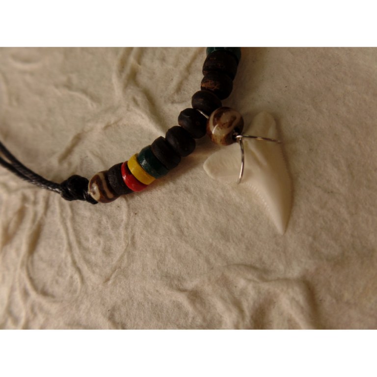 Collier Taapuna dent de requin blanc rasta